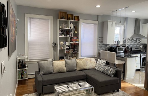 The Heights Apartamento | NYC-Bound 2 BR Apt, Parking + Outdoor Urban Oasis