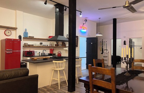 Bedford-Stuyvesant Apartamento | NYC SPEAKEASY-BEDSTUY CHAPEL