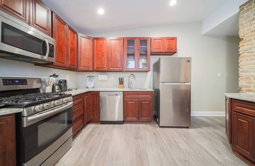 Ironbound District Casa | NYC Urban Getaway 10 Min to Newark Penn Station
