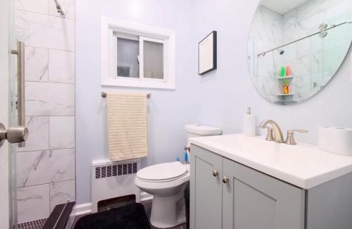 The Heights Apartamento | NYC Views & Comfort - Modern 2-Bedroom Apartment