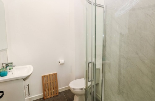 Monknash Cabaña | NYTHFA - 3 PLOUGH & HARROW, pet friendly in Llantwit Major