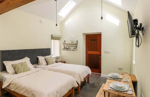 Monknash Cabaña | NYTHFA - 3 PLOUGH & HARROW, pet friendly in Llantwit Major
