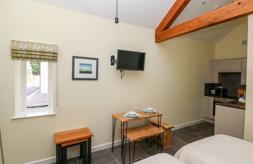 Monknash Cabaña | NYTHFA - 3 PLOUGH & HARROW, pet friendly in Llantwit Major