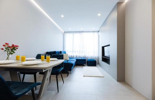 Shevchenkivs'kyi District Apartamento | Nyvky Like Home - Файна Таун з басейном - Кв 80