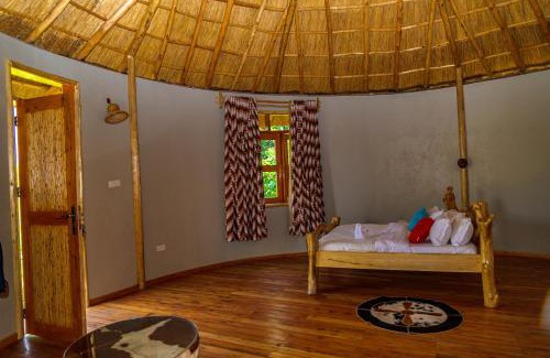 Kasese Cabina | Nzoghu Heritage Safari Camp