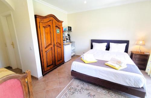 Portimao Apartamento | Oásis Tropical, Jardim e Piscina!