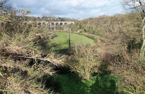 Lanvallay Casa | O Bois Dormant- Studio Vue Rance River et viaduc de DINAN