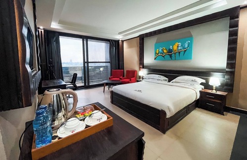 Ngaliema Hotel | O'BWIRA