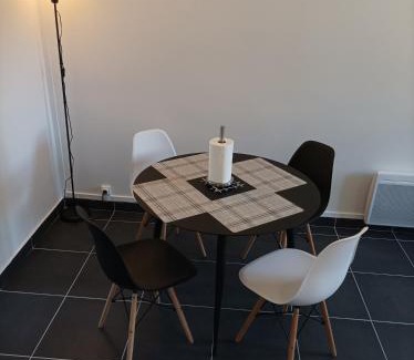 Salins-les-Bains Apartamento | O'Couvent - Appartement 521 - 4 chambres - 91 m2 - Deuxième étage