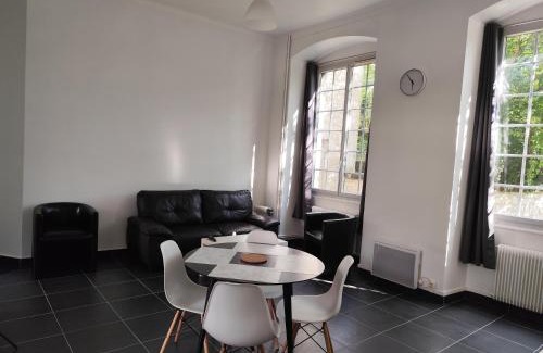Salins-les-Bains Apartamento | O'Couvent - Appartement 511 - 4 chambres - 87m2 - Premier étage