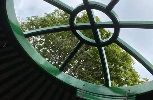Chwilog Otro | Luxury Yurt with Hot Tub