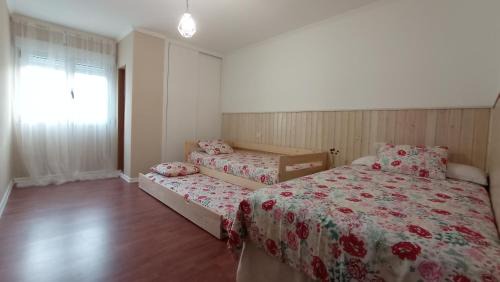 Puebla del Caraminal Apartamento | O Lagar apartamento grande y luminoso. 8 personas.