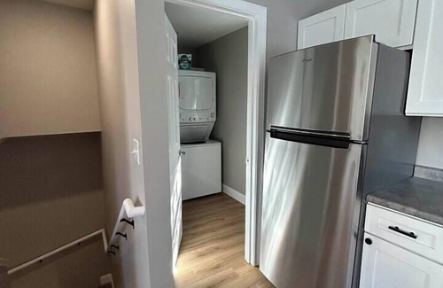 Old North End Apartamento | O.N.E. Hideaway | pet friendly | sleeps 6