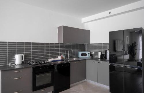 Bat Yam Apartamento | O&O - 2 BR Stylish & Modern Apartment