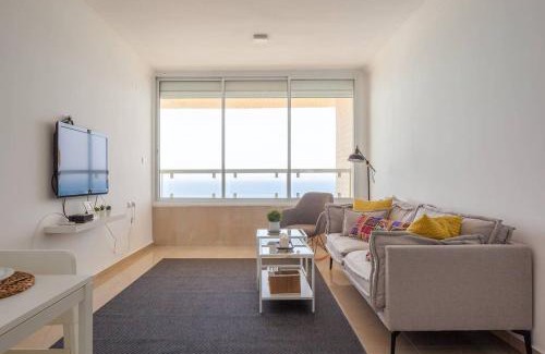 Bat Yam Apartamento | O&O Group-Exciting Beach View Best Loc Bat-Yam 3BR