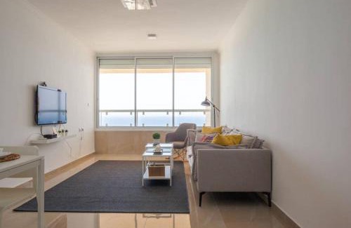 Bat Yam Apartamento | O&O Group-Exciting Beach View Best Loc Bat-Yam 3BR