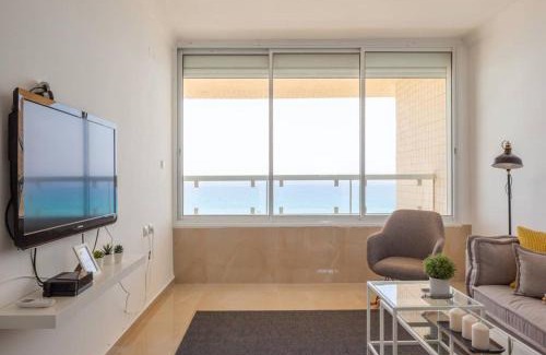 Bat Yam Apartamento | O&O Group-Exciting Beach View Best Loc Bat-Yam 3BR