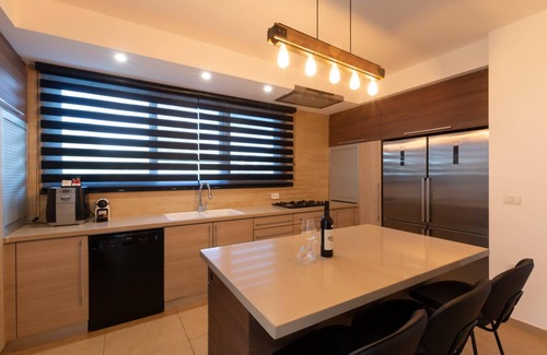 Rishon LeTsiyon Apartamento | O&O Group - Huge Villa With Jacuzzi By The Beach