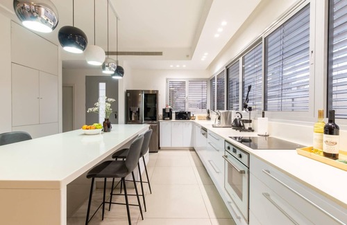 Rishon LeTsiyon Casa | O&O Group - Lux Beachfront Villa W Elevator & Pool