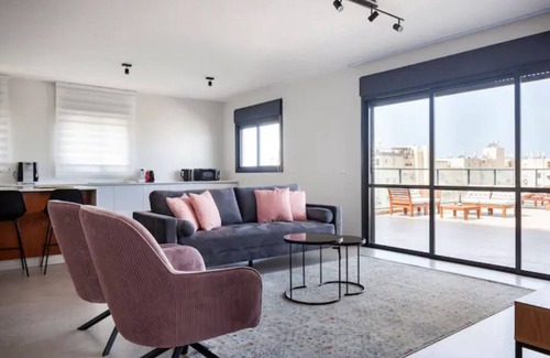 Bat Yam Apartamento | O&O Group - Top Penthouse On The Beach
