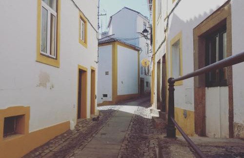 Castelo de Vide Casa | o Roxo