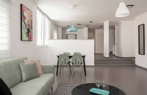 Bat Yam Apartamento | acogedor apto. corazón de Bat-Yam 3 minutos a pie de playa