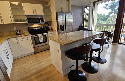 Makaha Valley Condominio | OAHU Resort Getaway, Beach Close, Guard Gated, Pools, Spas, Tennis, Pickle Ball!