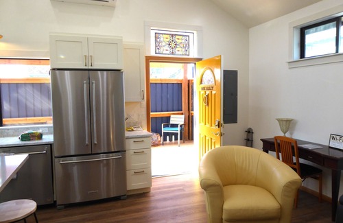 Port Angeles Cabaña | OAK ALLEY High End, Huge Kitchen, Sauna, Private, Locked Patio for bikes.