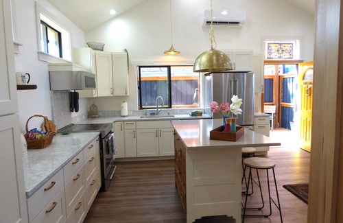 Port Angeles Cabaña | OAK ALLEY High End, Huge Kitchen, Sauna, Private, Locked Patio for bikes.