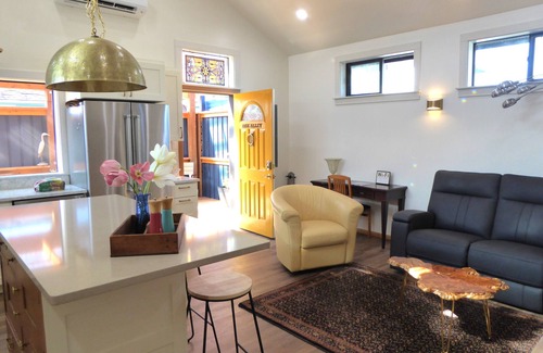 Port Angeles Cabaña | OAK ALLEY High End, Huge Kitchen, Sauna, Private, Locked Patio for bikes.