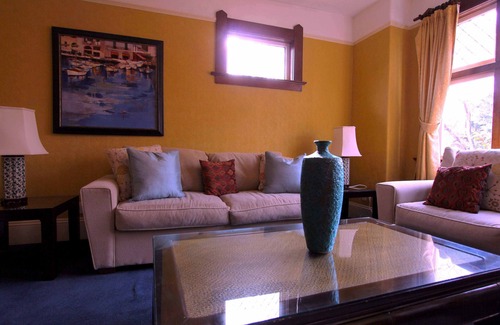 Gonzales Casa | Oak Bay House