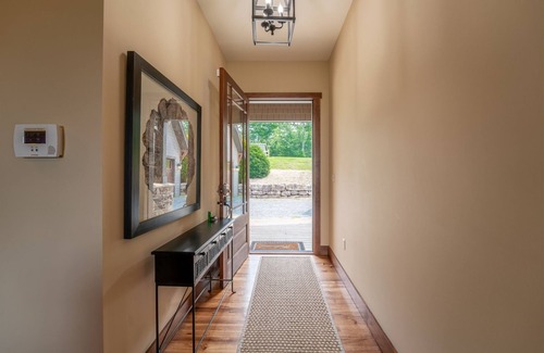 Pisgah Forest Casa | Oak Cottage in Sutton Knob | 2 Bed, 2 Bath