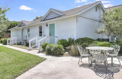 Rockport Casa | Oak Cottages 4