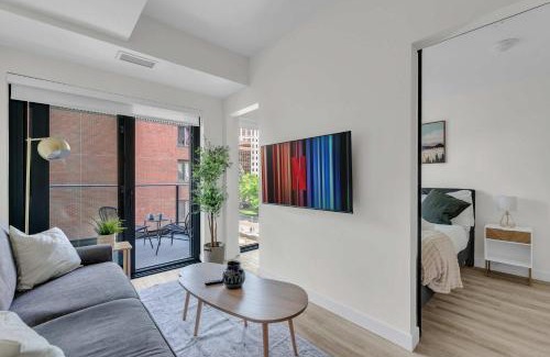 Eau Claire Apartamento | Oak & Gold Retreat DT Lux River Walks