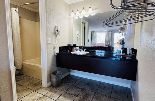 Branson Theater District Hotel | Oak Grove Inn