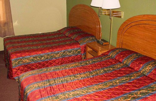 Tahlequah Hotel | Oak Hill Inn & Suites