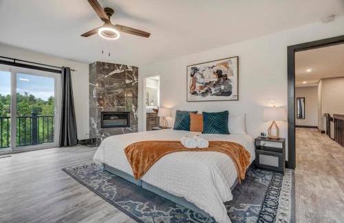 Woodmoor Casa | Oak Hills Clubhouse Ping-Pong BBQ & Fire Pit