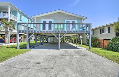 Oak Island Casa | Oak Island Beach Abode with Deck Walk to Shore!