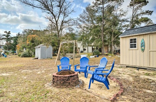 Long Beach Casa | Oak Island Hideaway Hut about 1 Mi to Long Beach!
