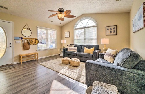 Long Beach Casa | Oak Island Hideaway Hut about 1 Mi to Long Beach!