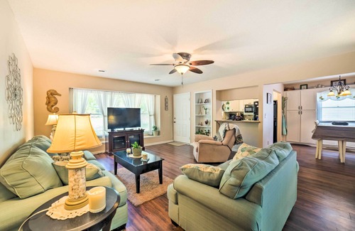 Tranquil Harbour Cabaña | Oak Island Home w/ Fenced Yard, Walk to Long Beach