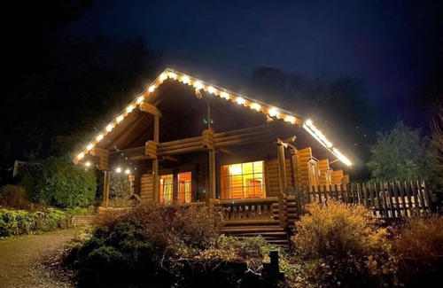 Aymestrey Cabina | 'oak' Log Cabin With hot tub