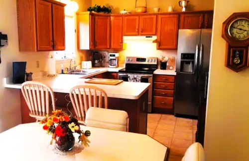 West Henrietta Casa | Oak Mills House a Minute to RIT 12 mins to Strong
