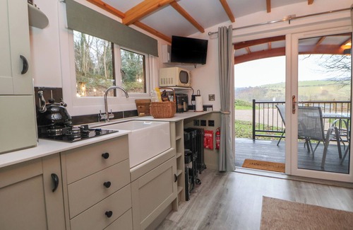 Hendrerwydd Cabaña | OAK, pet friendly, character holiday cottage in Afonwen