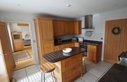 Thornton Dale Cabaña | OAK TREE BARN, pet friendly, with open fire in Thornton-Le-Dale