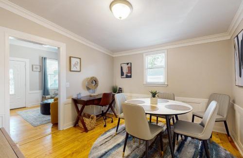 Wilmington Casa | Oak Tree Breeze