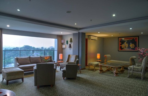 Semarang Hotel | Oak Tree Emerald Hotel & Conventions Semarang