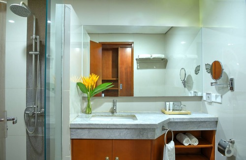 Semarang Hotel | Oak Tree Emerald Hotel & Conventions Semarang