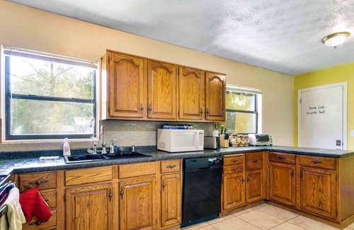Orange Park Casa | Oasis entre los robles, incluye parrilla de barbacoa, a 15 minutos de Nax Jax