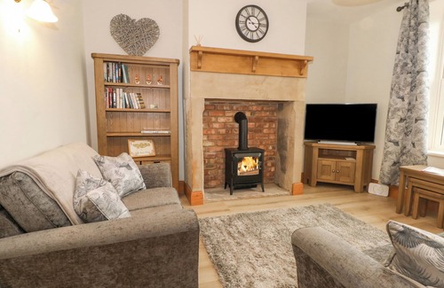 Ribchester Casa | OAK TREE VIEW, pet friendly, character holiday cottage in Ribchester